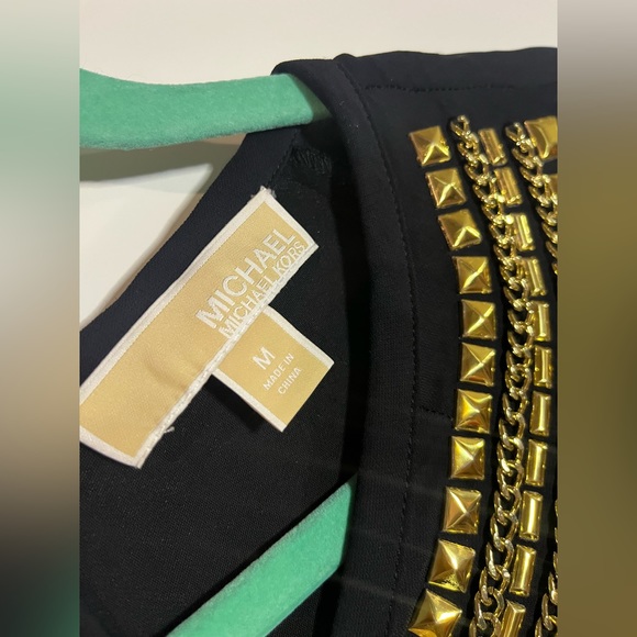 Michael KORS Metallic Gold Chain/Studded Neckline Black Blouse Size Medium - Picture 13 of 13